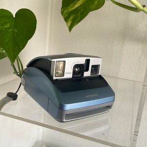Polaroid Blue Collapsible one600 FilmInstant Camera